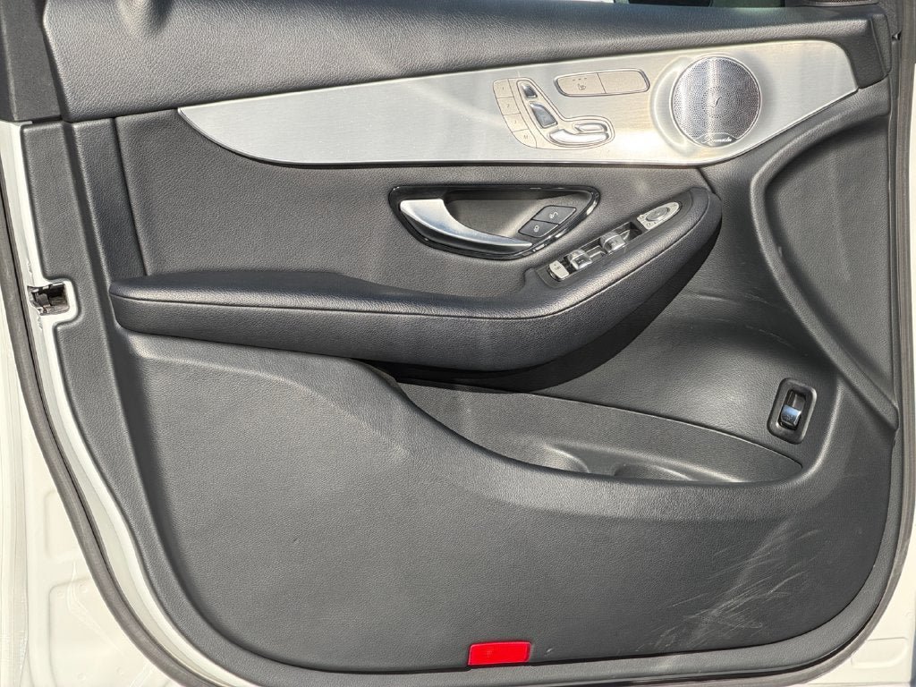 Used 2019 Mercedes-Benz GLC 300 4MATIC image 20