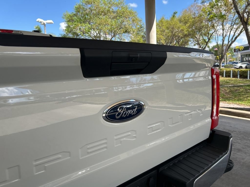 Used 2025 Ford F350 XLT w/ FX4 Off-Road Package AWD/4WD image 22