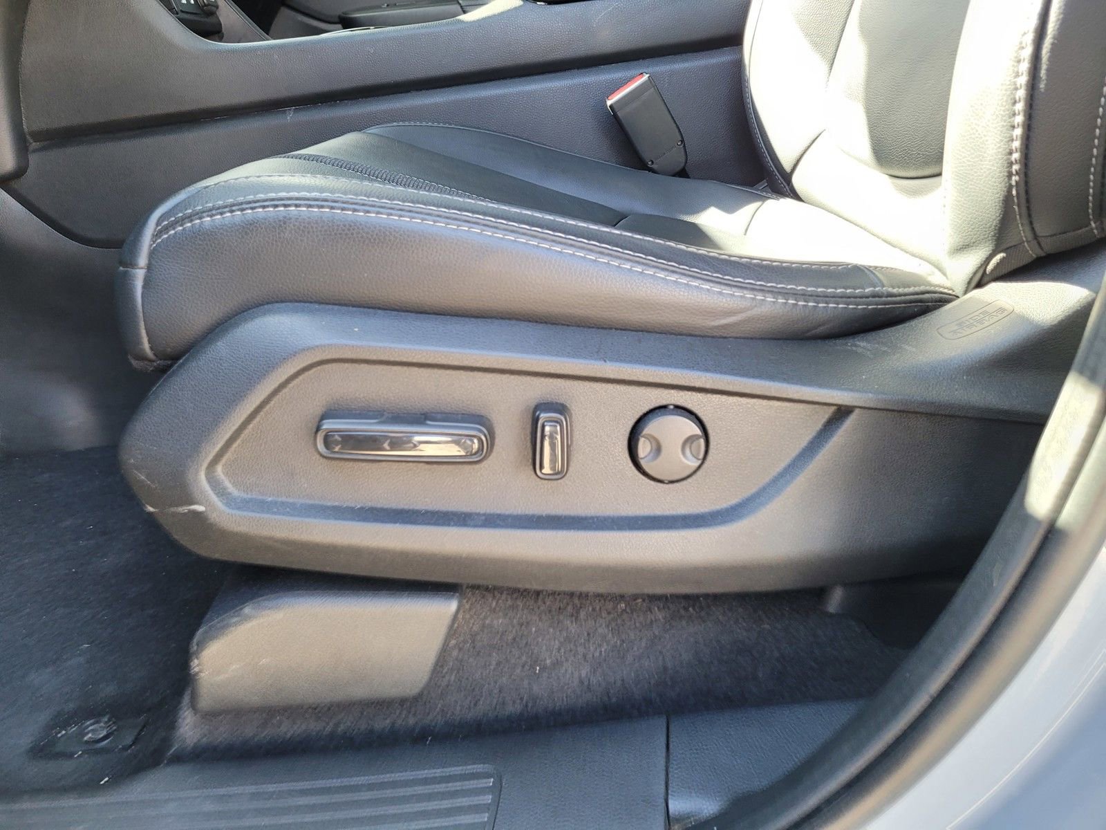 Used 2023 Honda Pilot Touring image 11