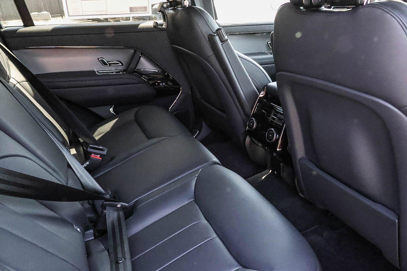 New 2026 Land Rover Range Rover Sport Dynamic SE AWD/4WD image 19