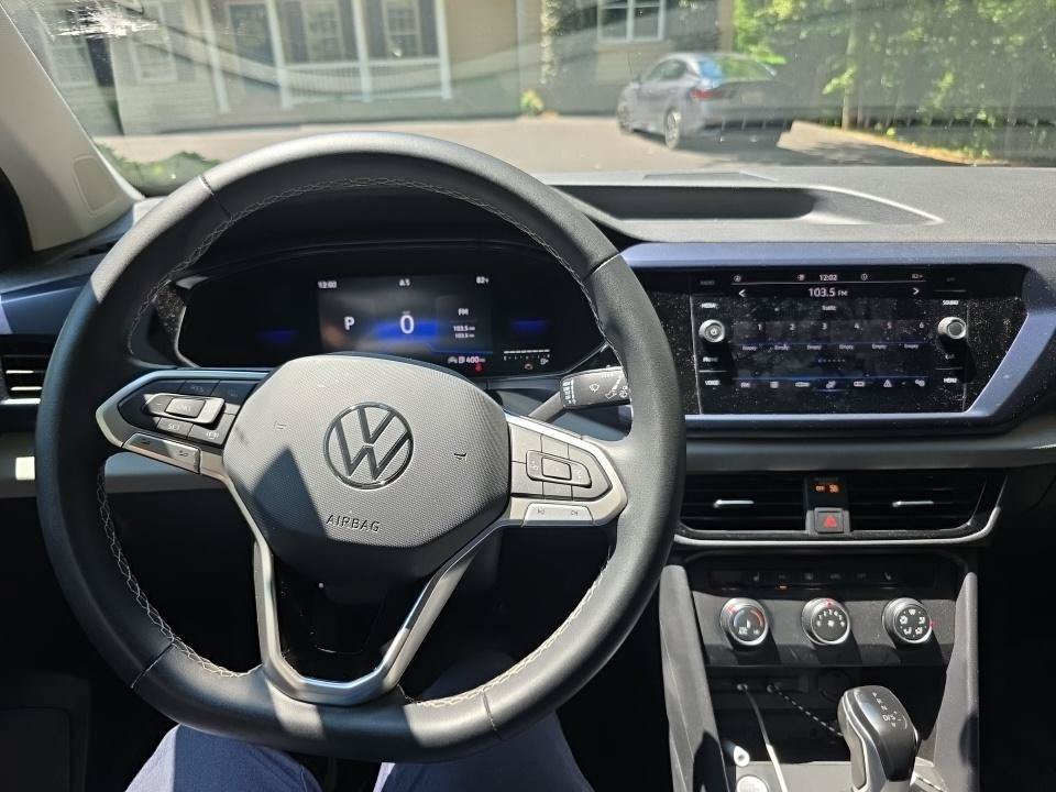 Certified 2022 Volkswagen Taos SE w/ Panoramic Sunroof Package FWD image 7
