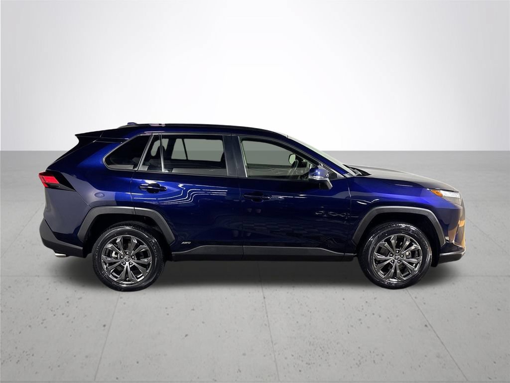 Used 2023 Toyota RAV4 XLE Premium AWD/4WD image 5