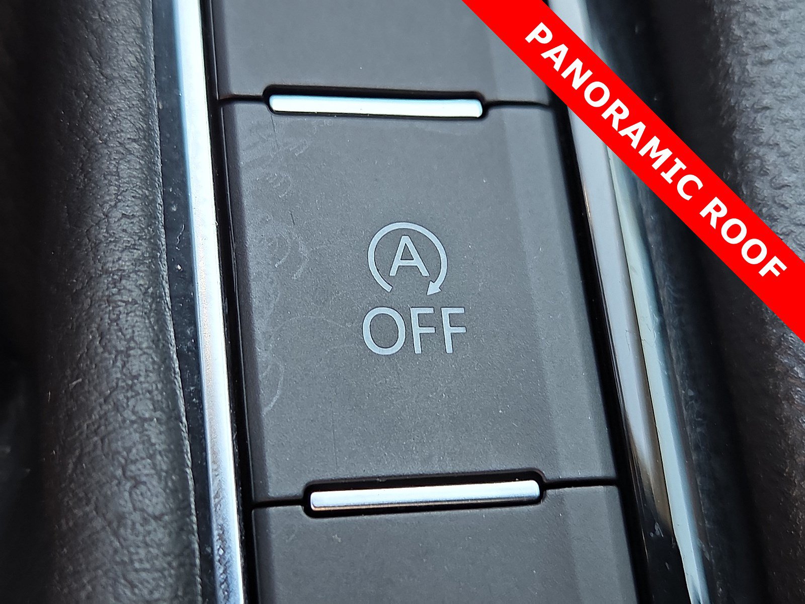 Used 2023 Volkswagen Taos SE w/ Panoramic Sunroof Package FWD image 19