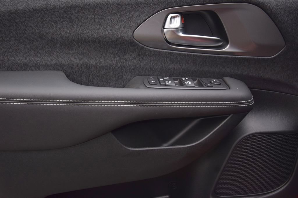 New 2026 Chrysler Voyager LX FWD image 29