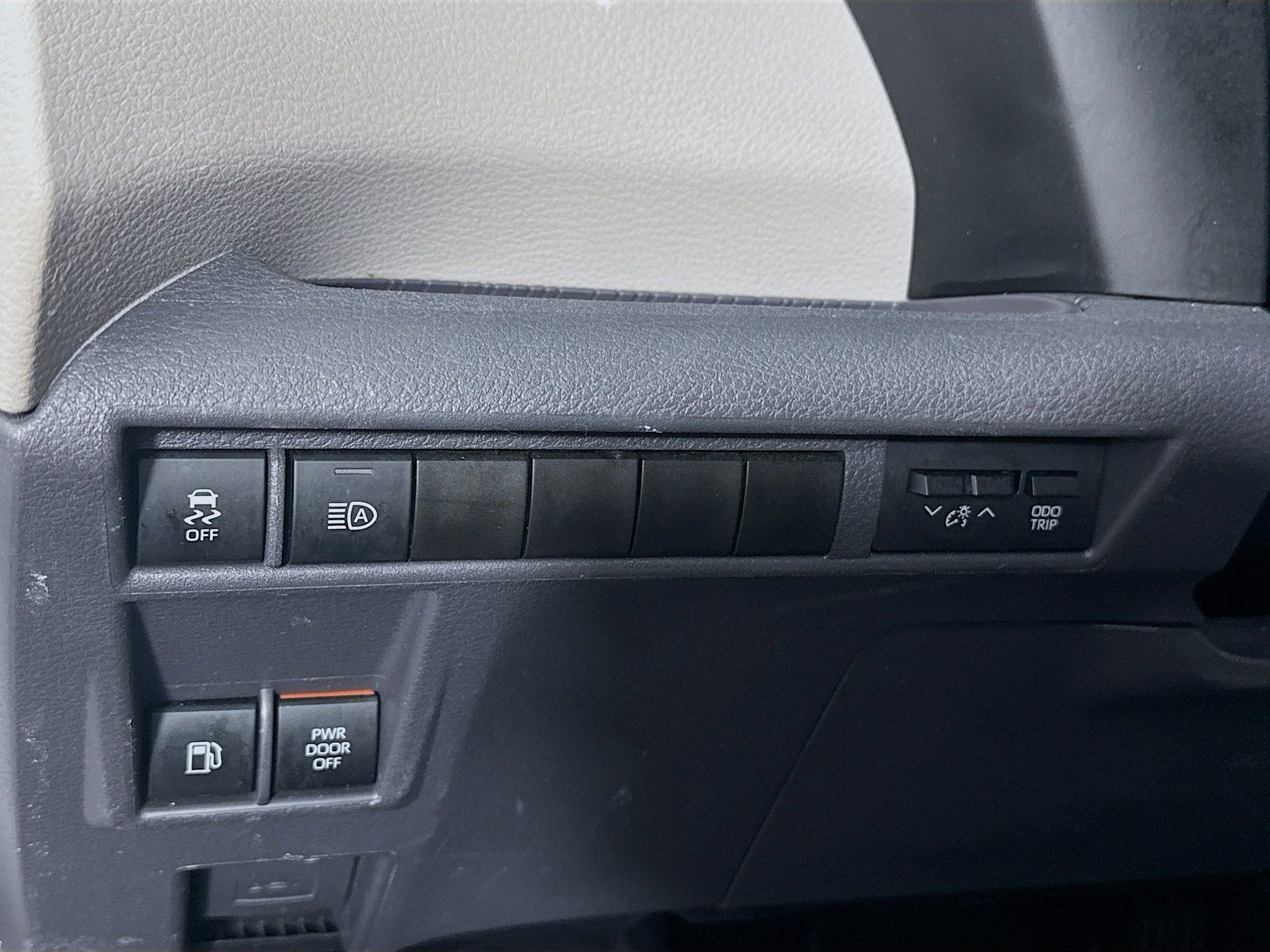 Certified 2024 Toyota Sienna LE image 11