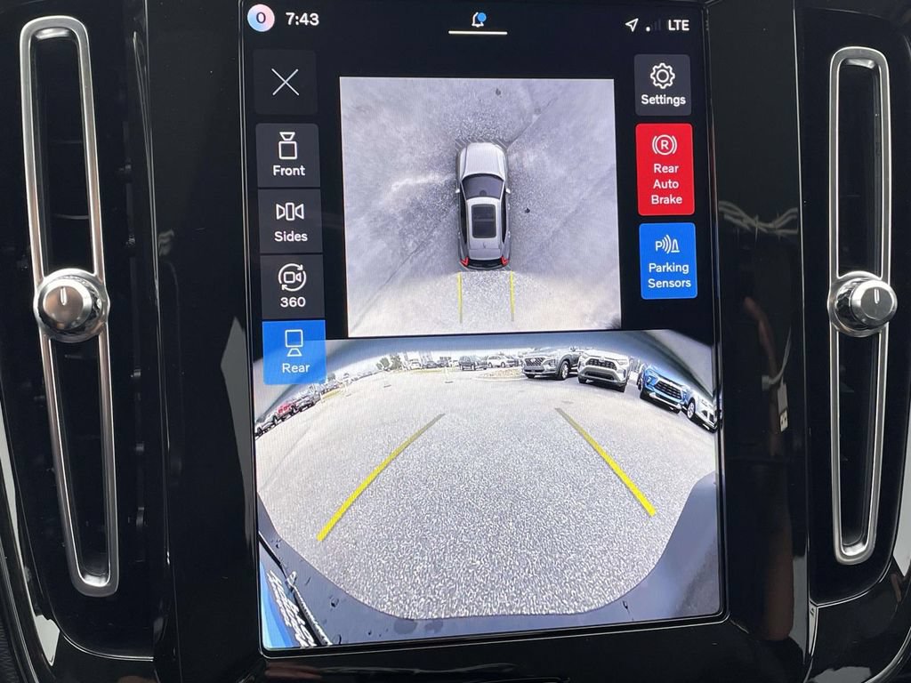 New 2026 Volvo XC40 B5 Plus w/ Climate Package AWD/4WD image 18