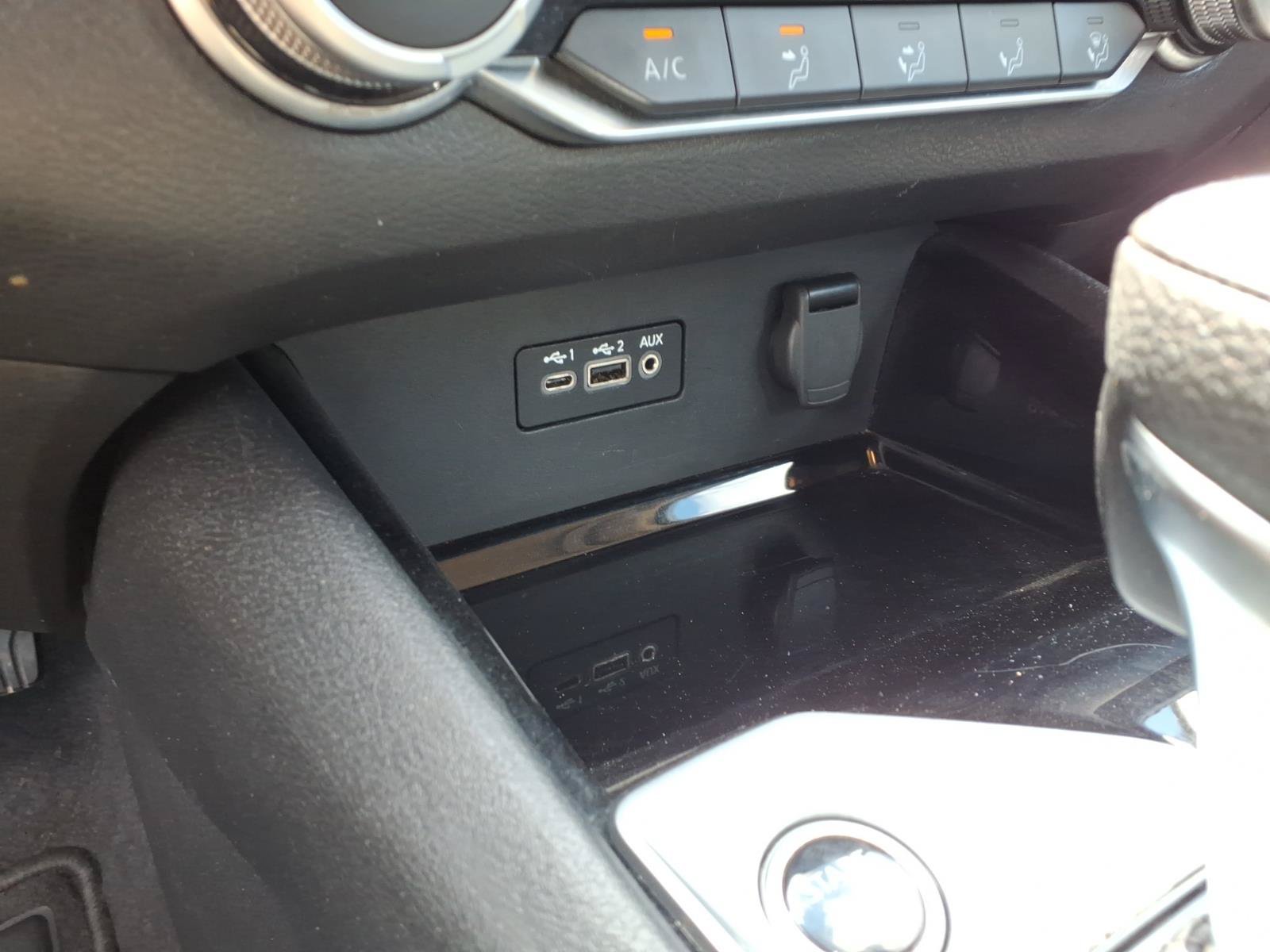 Used 2024 Nissan Altima 2.5 SV FWD image 14