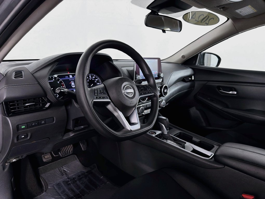 Used 2024 Nissan Sentra SV FWD image 14