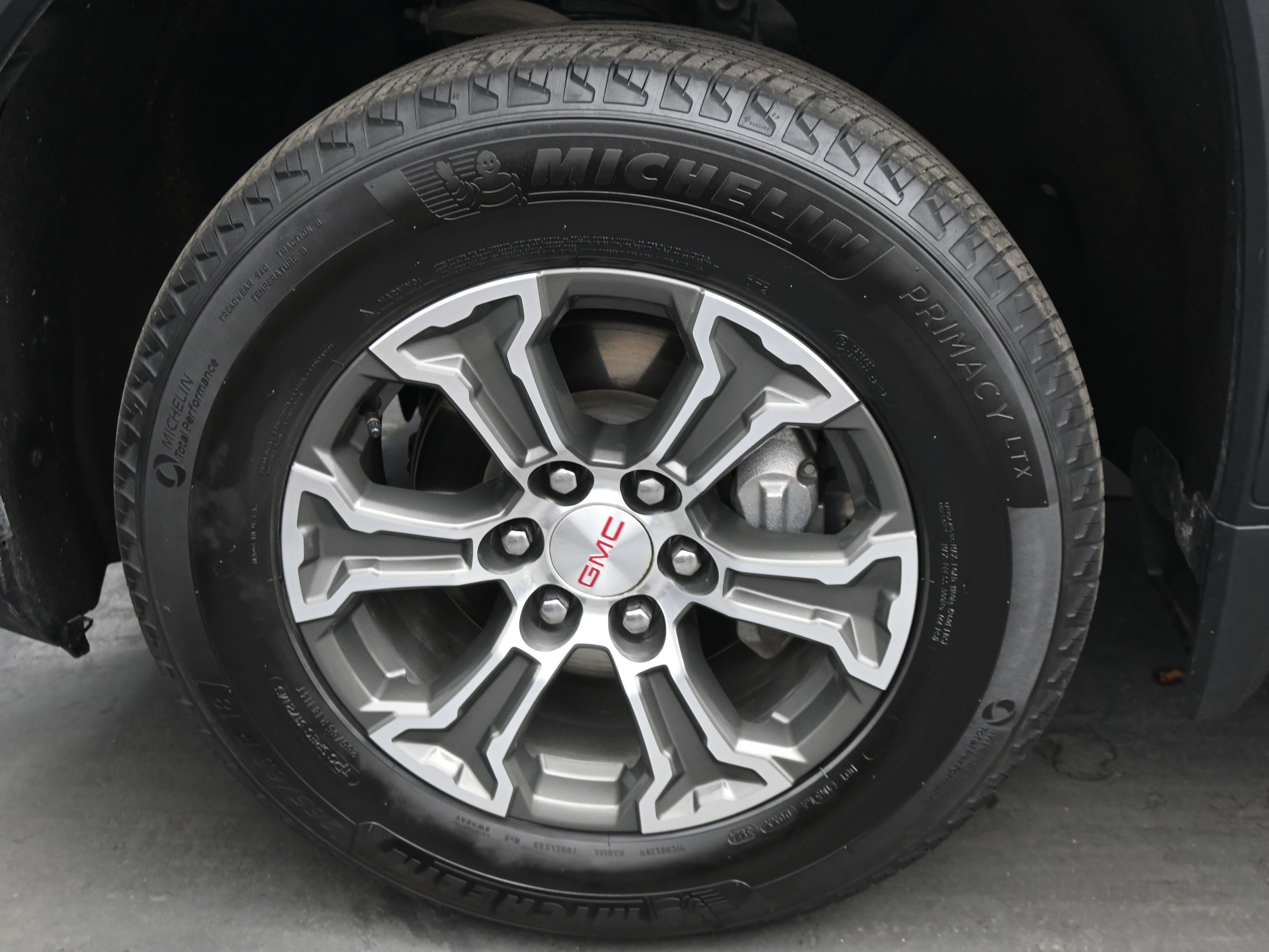 Used 2025 GMC Sierra 1500 SLT image 9