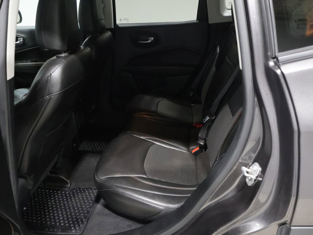 Used 2018 Jeep Compass Latitude w/ Cold Weather Group image 7