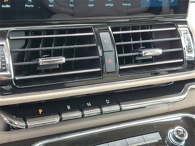 Used 2024 Lincoln Navigator Reserve image 13