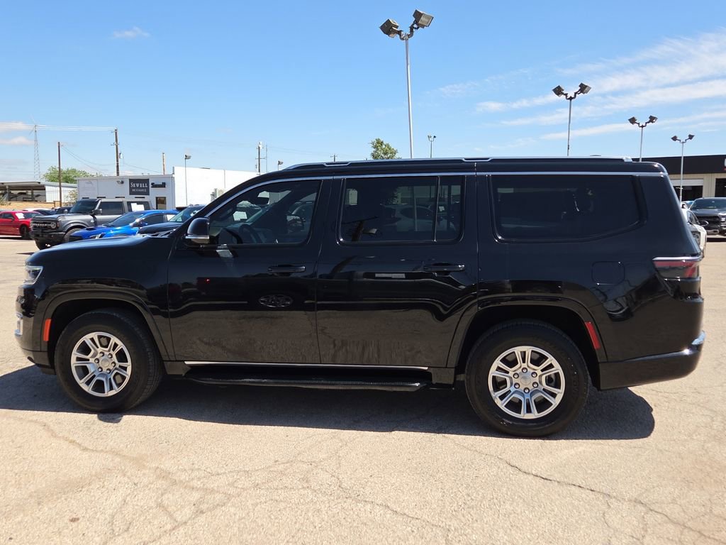 Used 2024 Jeep Wagoneer 4WD image 2