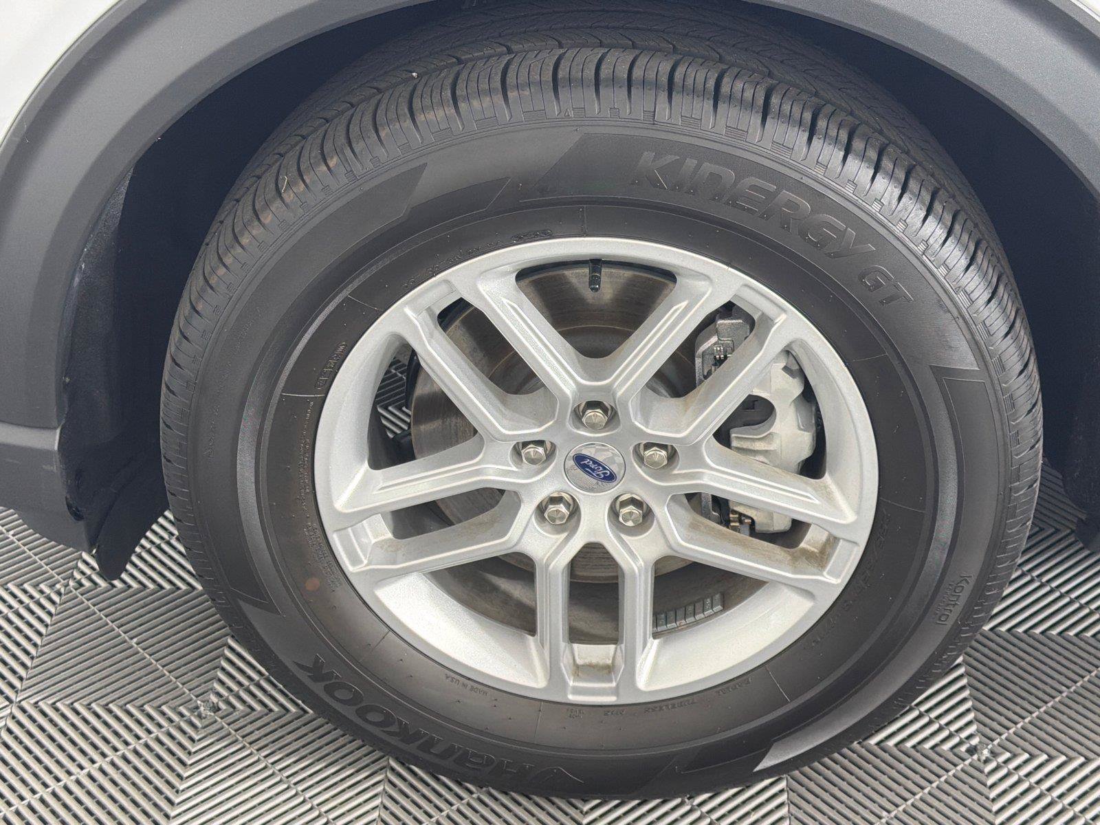 Used 2026 Ford Explorer Active RWD image 11