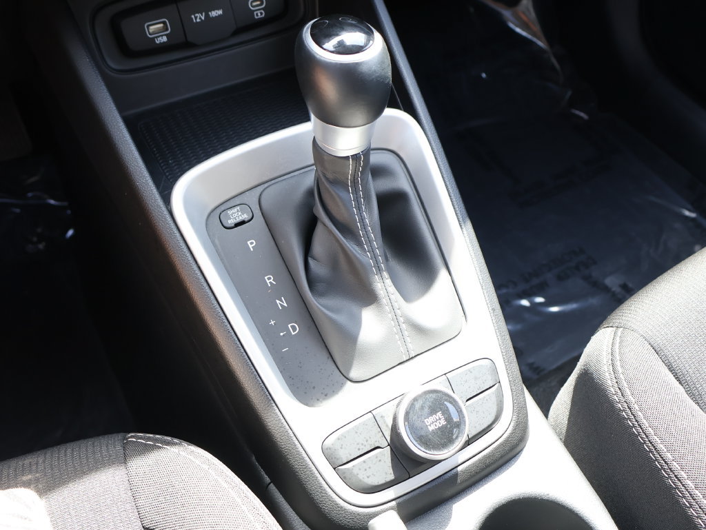 Used 2025 Hyundai Venue SEL FWD image 37