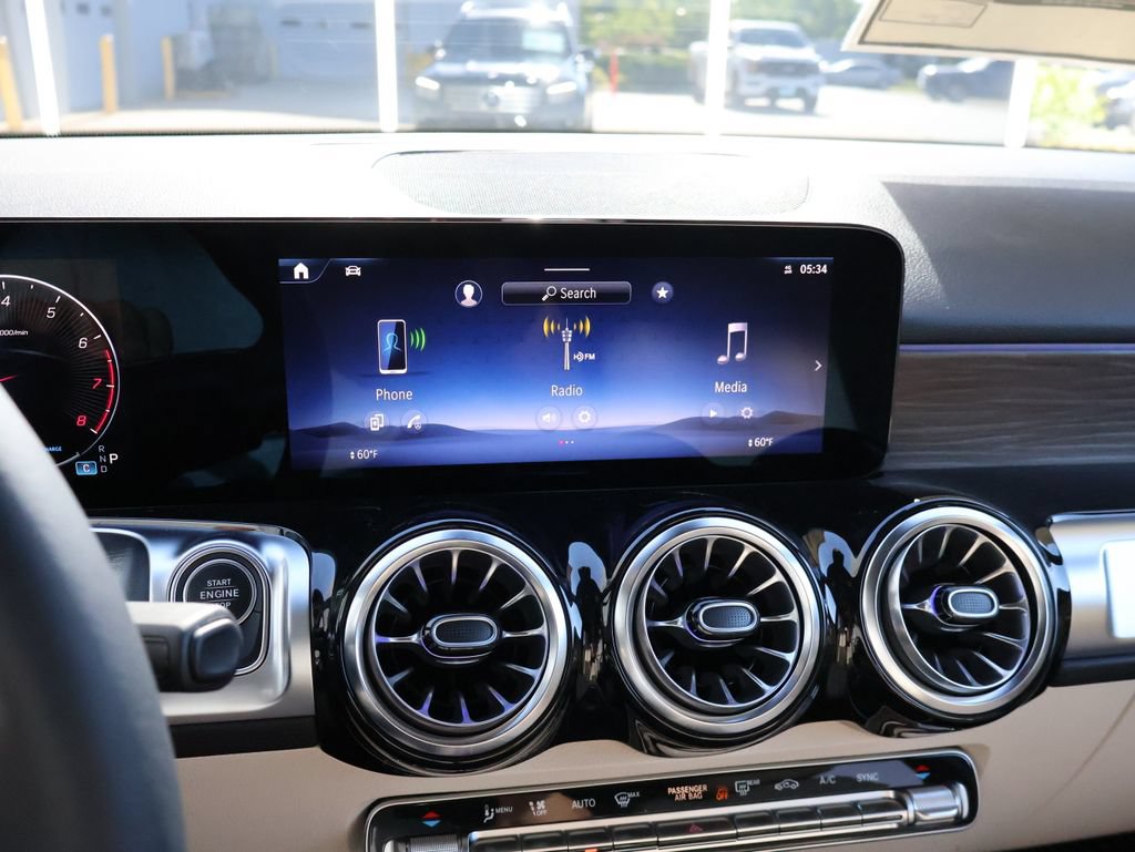 New 2026 Mercedes-Benz GLB 250 4MATIC image 23