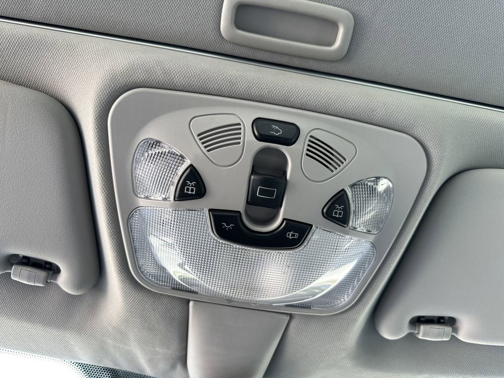 Used 2006 Mercedes-Benz C 350 Sedan image 23