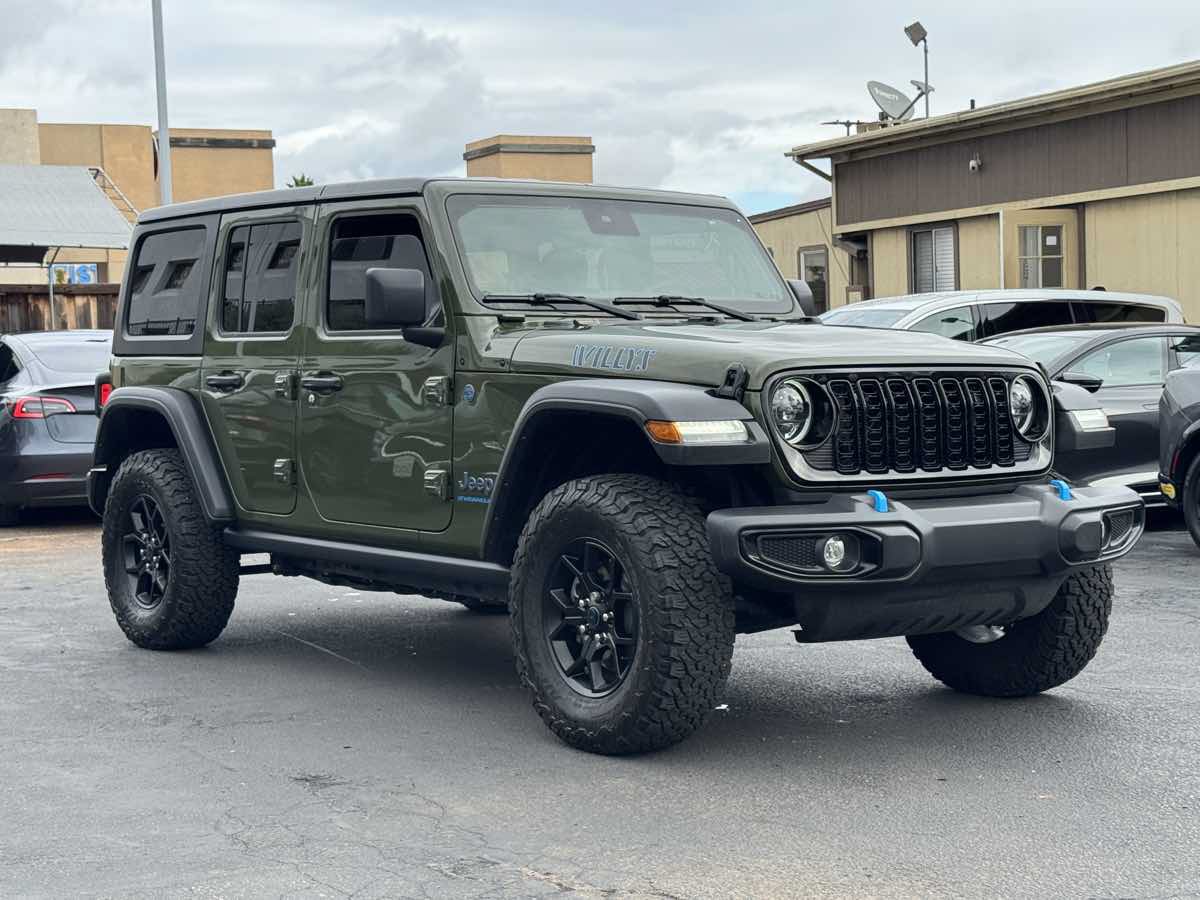 Used 2024 Jeep Wrangler Unlimited AWD/4WD image 4