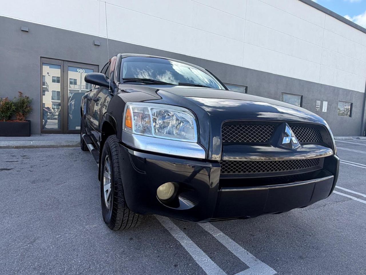 Used 2008 Mitsubishi Raider LS image 6