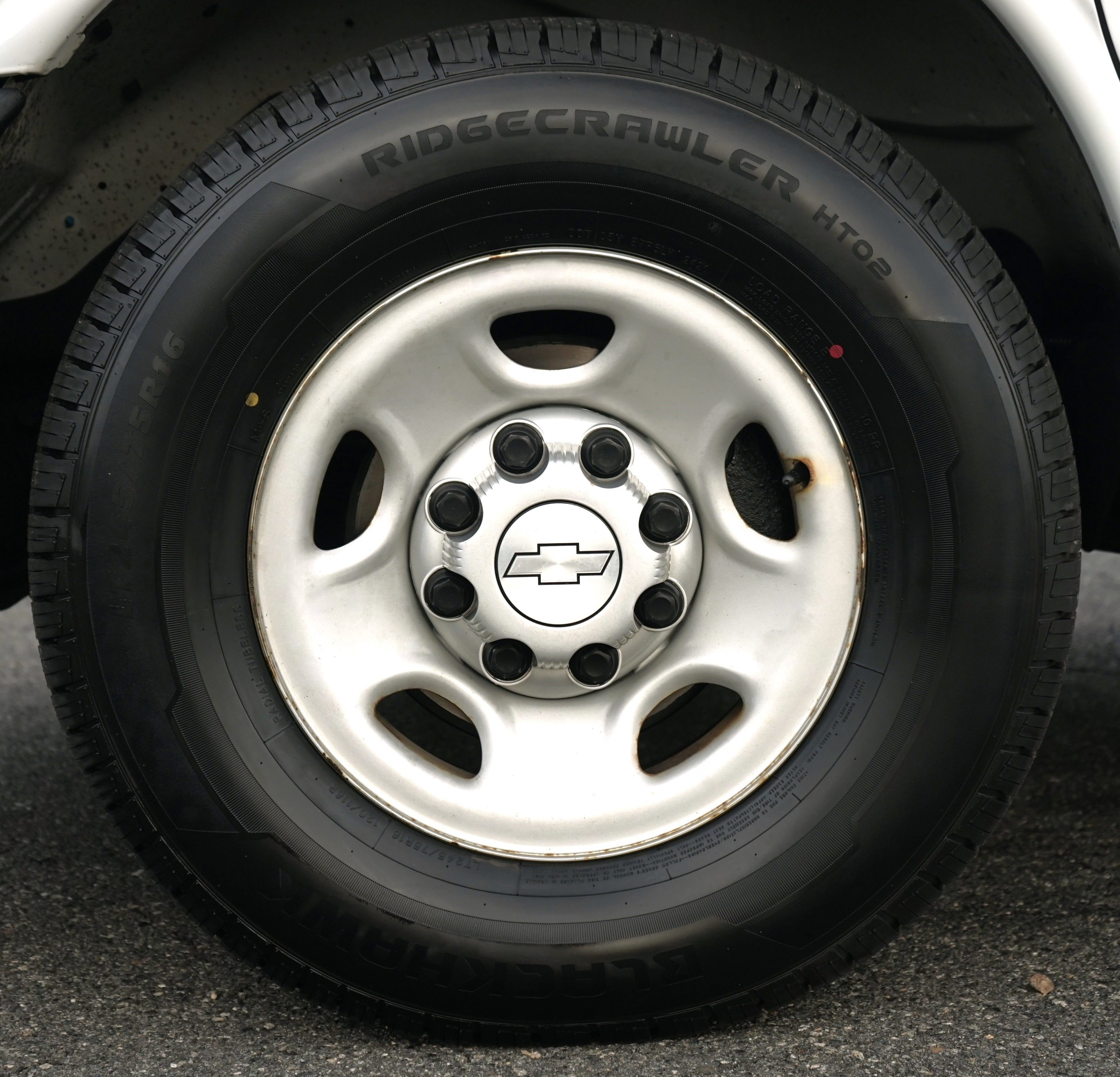Used 2017 Chevrolet Express 2500 RWD image 19