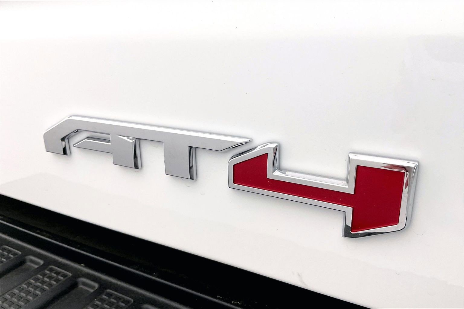 New 2026 GMC Sierra 1500 AT4 w/ Technology Package AWD/4WD image 17