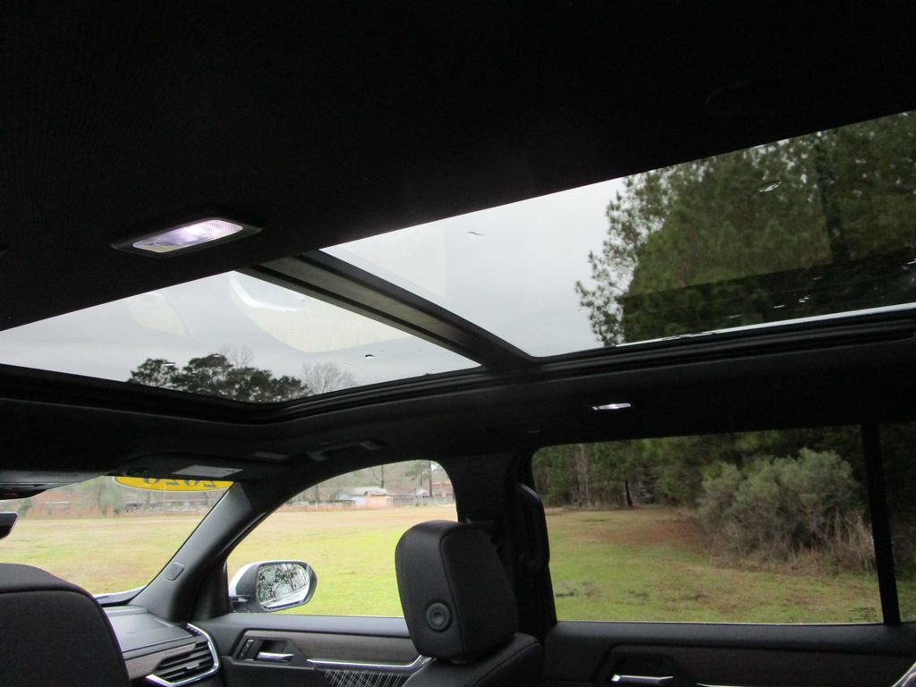 New 2026 GMC Acadia Denali w/ Super Cruise Package image 19