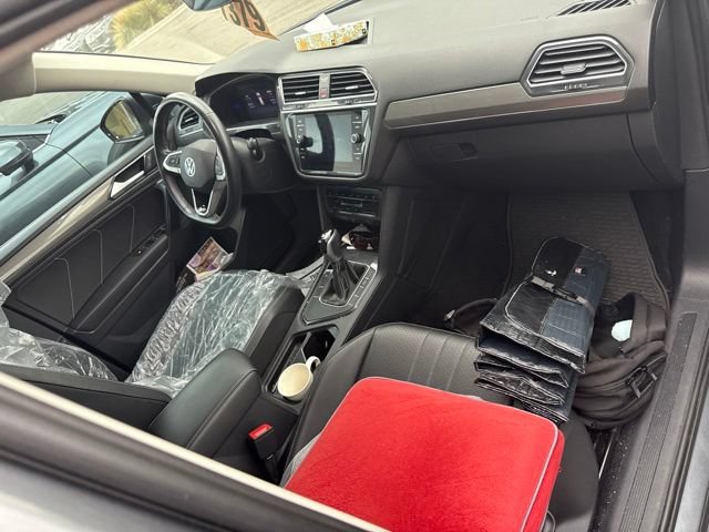 Used 2022 Volkswagen Tiguan SE FWD image 24