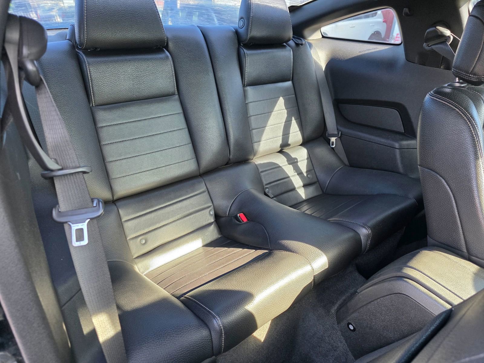 Used 2012 Ford Mustang Premium RWD image 10