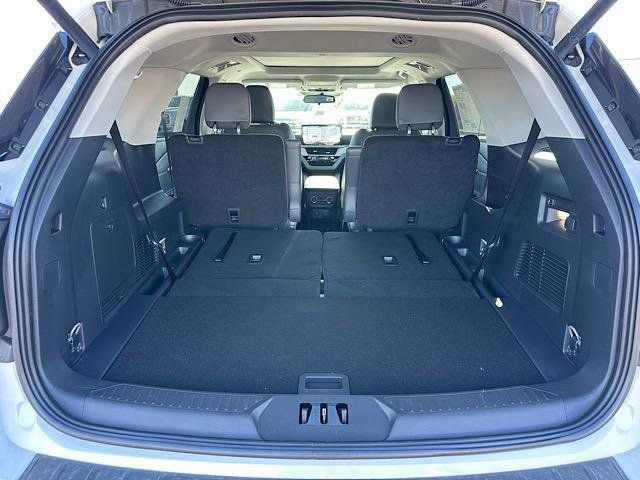 New 2026 Ford Explorer Active image 9