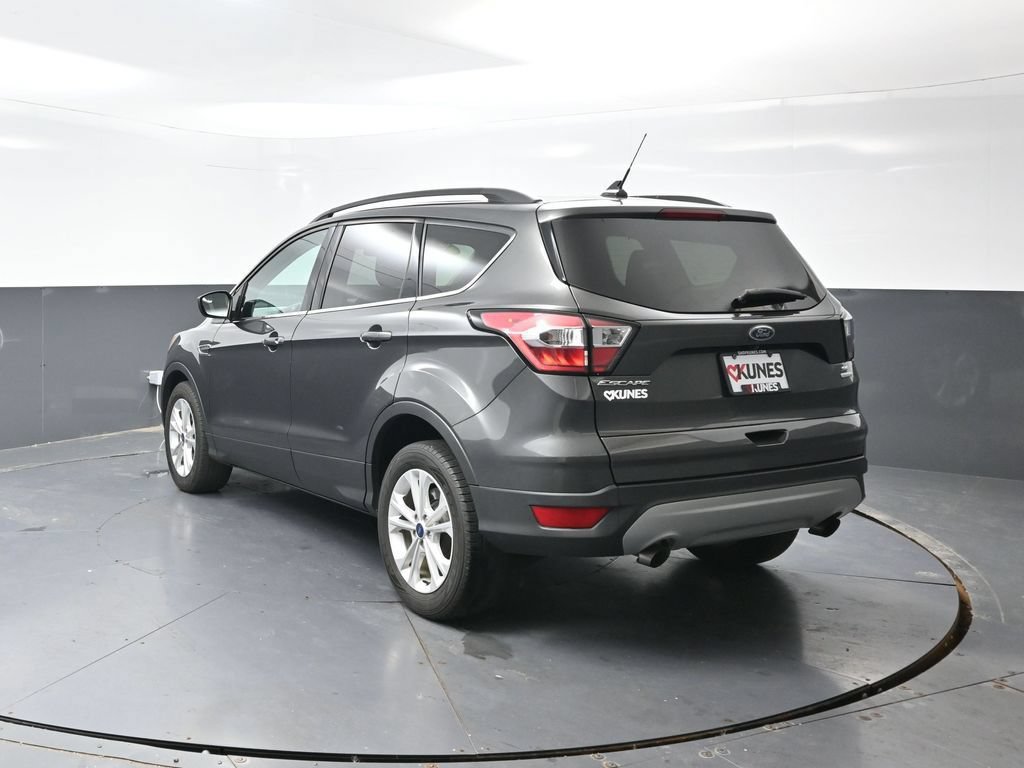 Used 2018 Ford Escape SE w/ SE Sync 3 Package FWD image 11