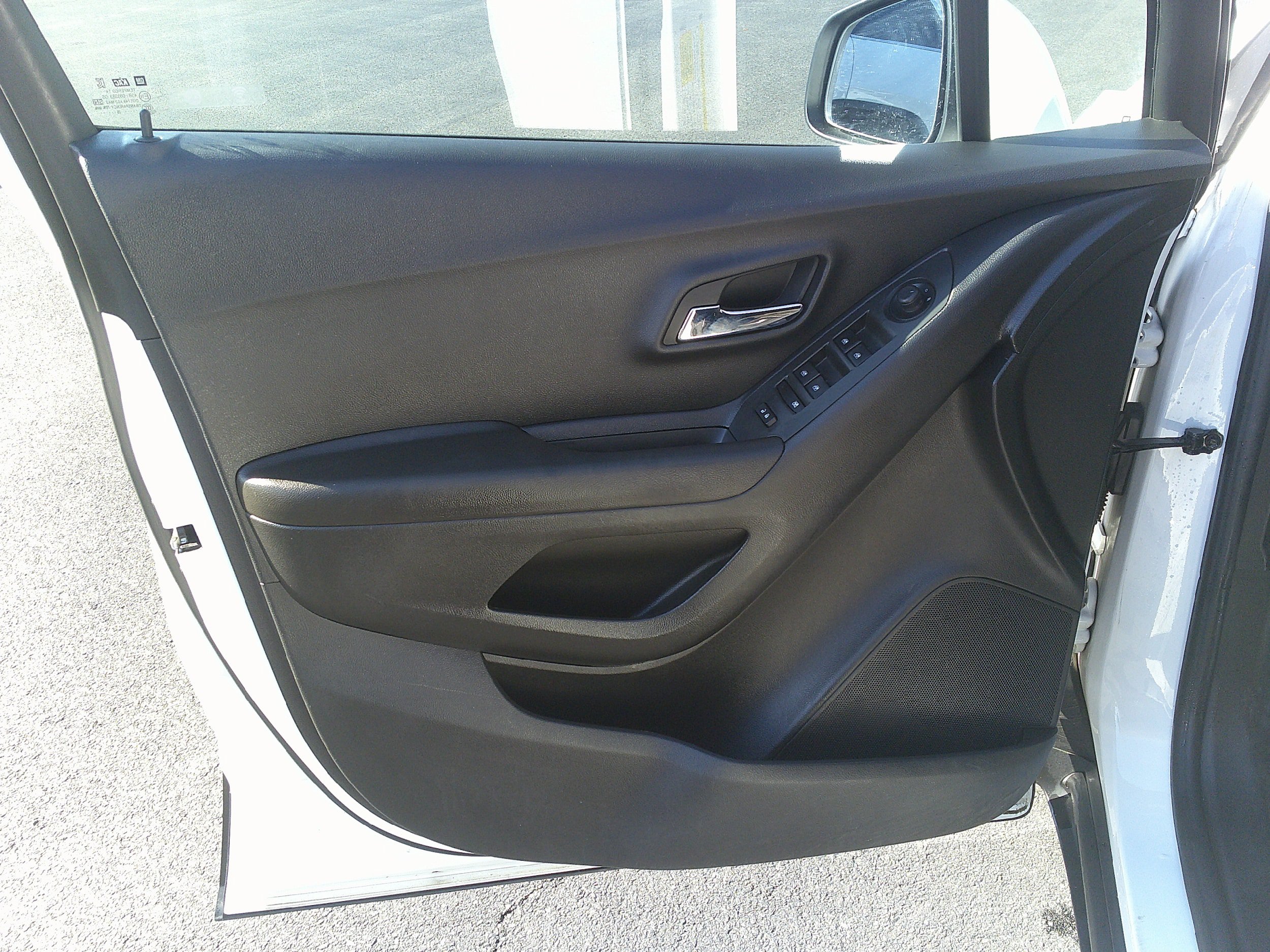Used 2020 Chevrolet Trax LT FWD image 14
