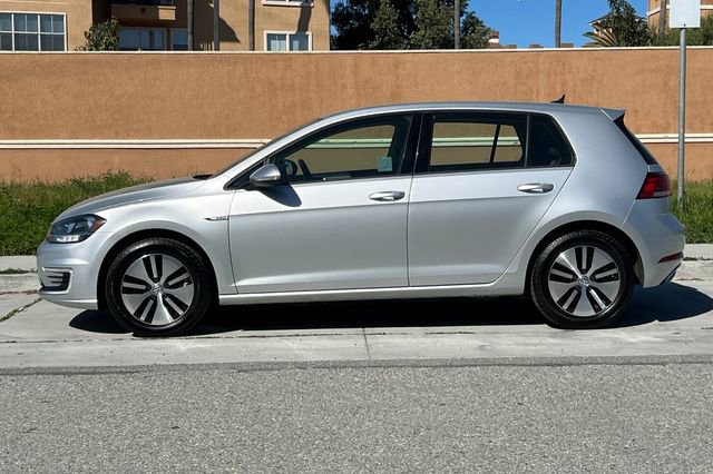 Used 2019 Volkswagen e-Golf SE image 7