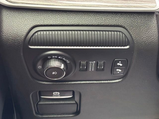 Certified 2022 Jeep Wagoneer Series II w/ Premium Group I image 31