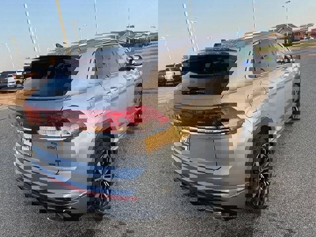 Used 2024 Volkswagen Atlas Cross Sport SEL Premium R-Line image 3