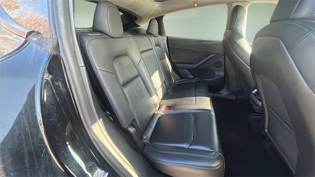 Used 2021 Tesla Model Y Long Range image 11