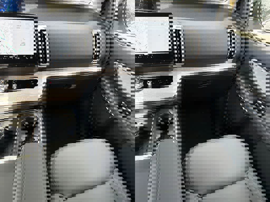 New 2026 Ford Expedition Active image 22