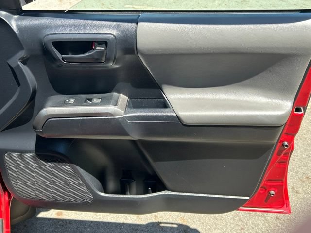 Used 2019 Toyota Tacoma SR5 AWD/4WD image 28