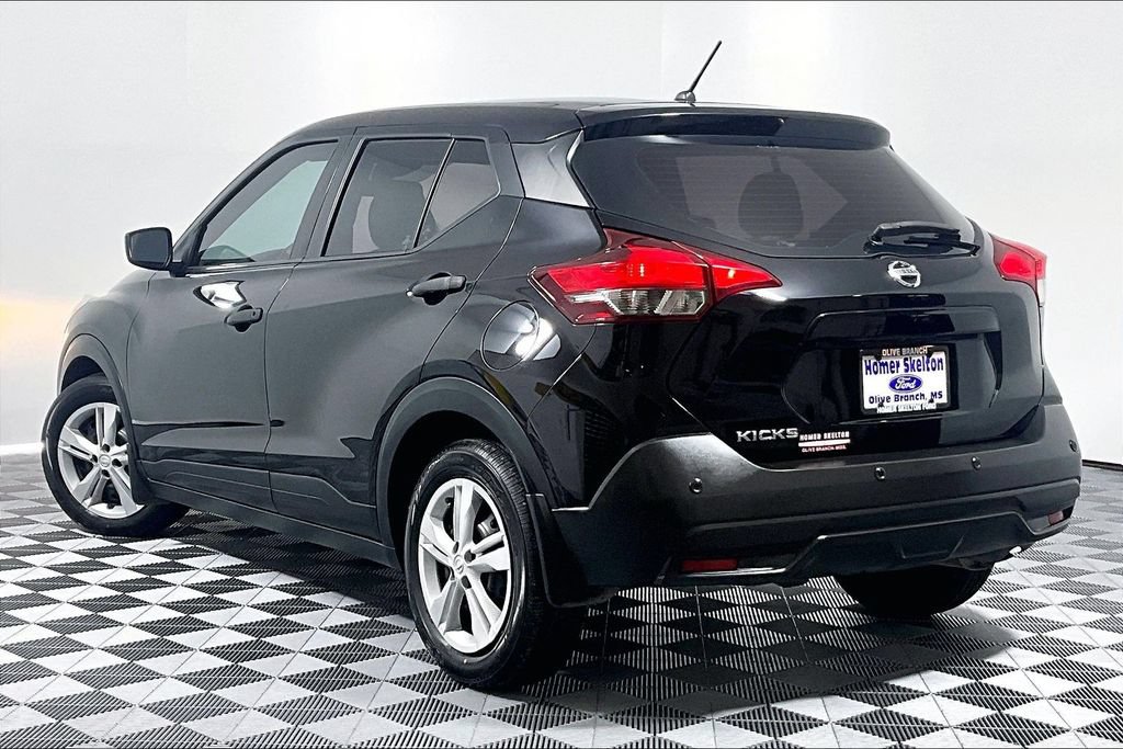 Used 2020 Nissan Kicks S FWD image 11