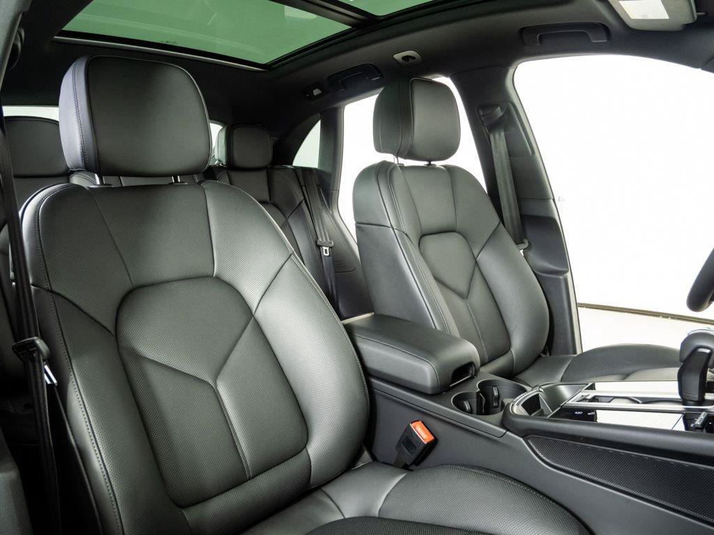 New 2026 Porsche Macan AWD/4WD image 24