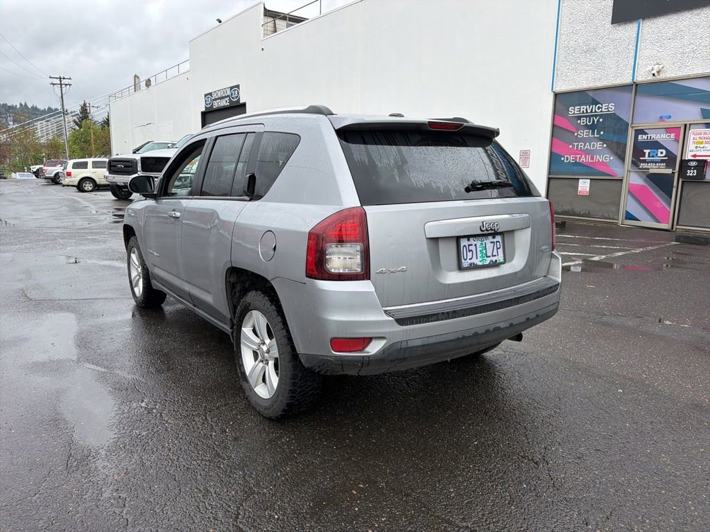Used 2014 Jeep Compass Latitude AWD/4WD image 3