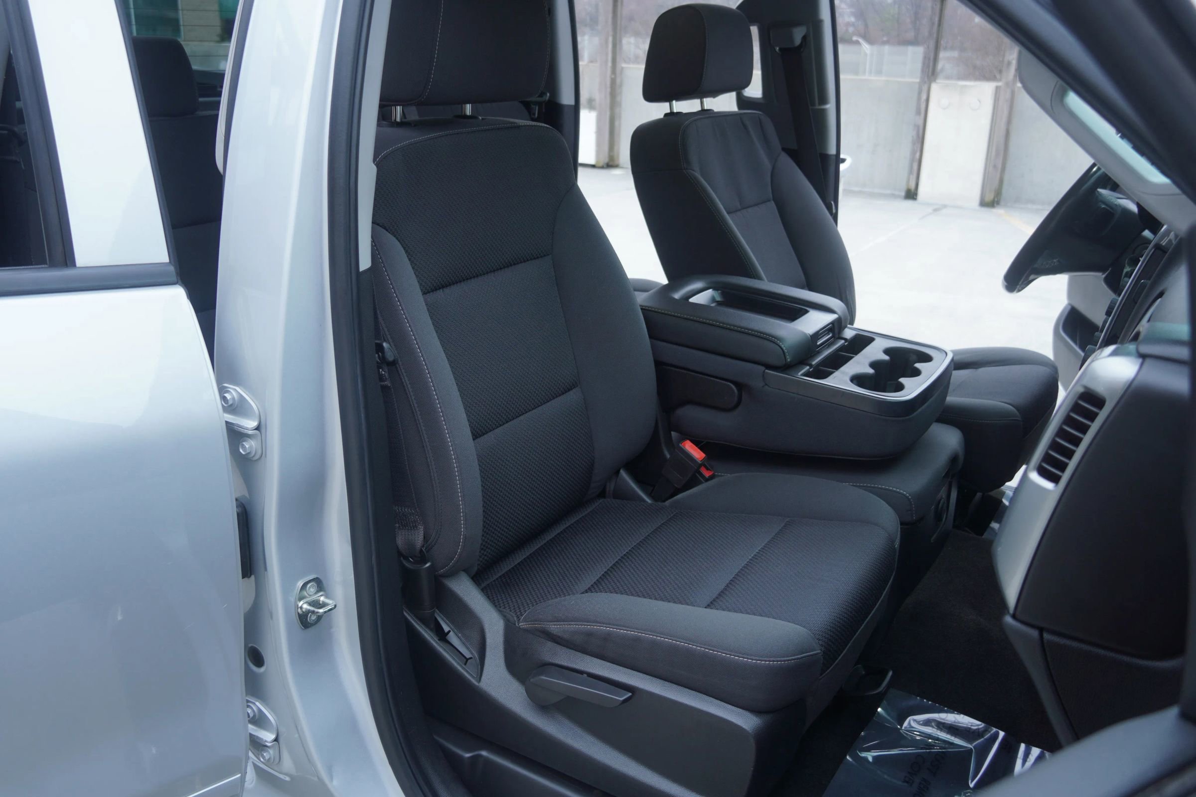 Used 2018 Chevrolet Silverado 1500 LT w/ All Star Edition AWD/4WD image 17
