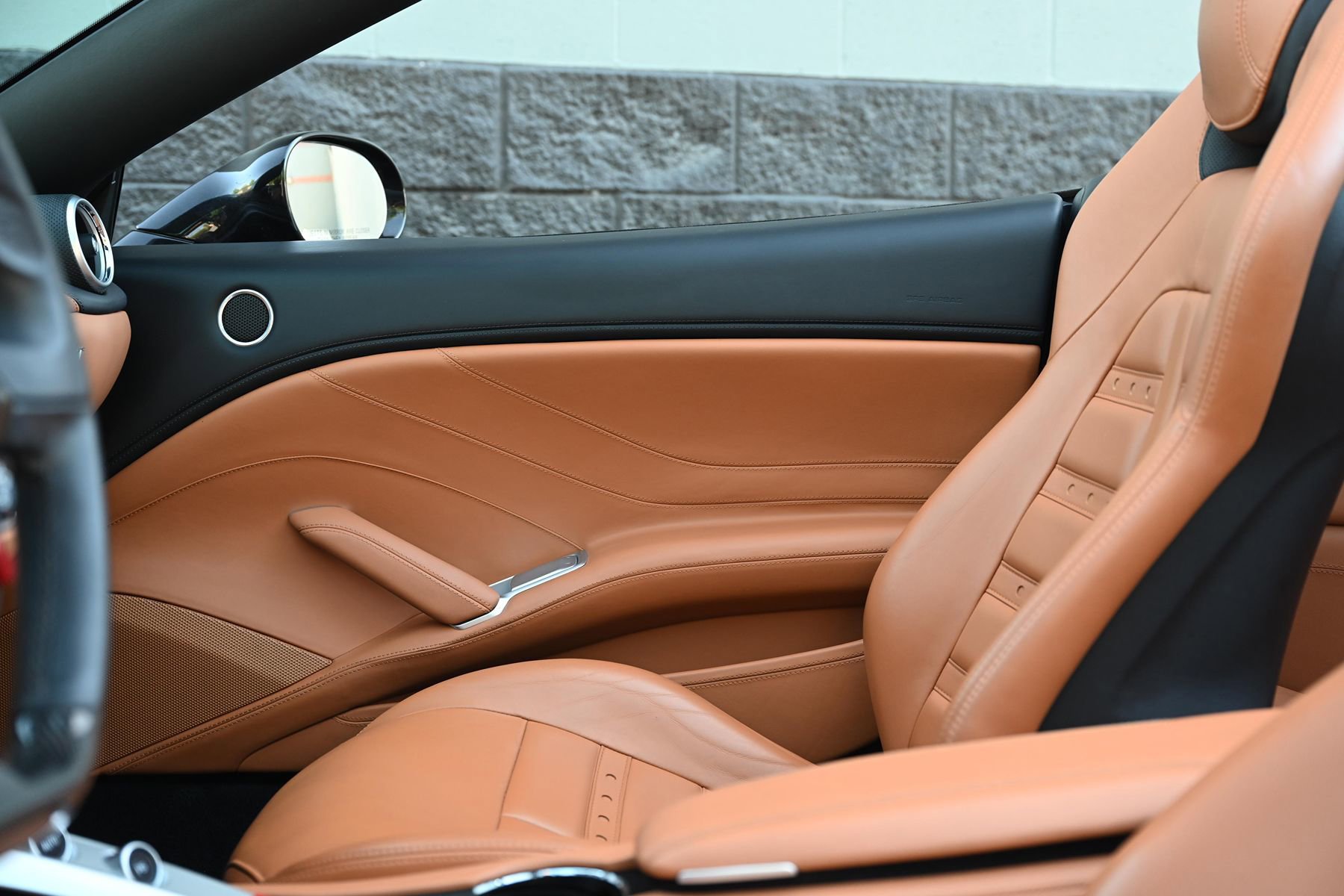 Used 2016 Ferrari California T RWD image 29