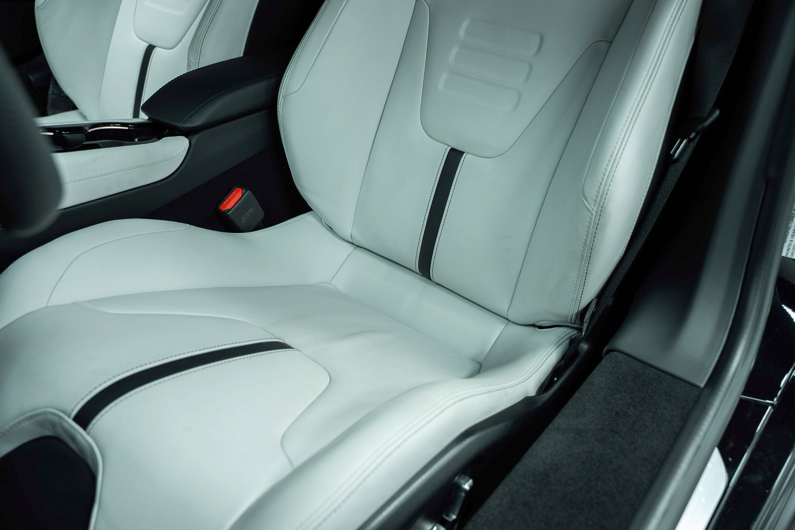 New 2025 Lotus Emira image 24