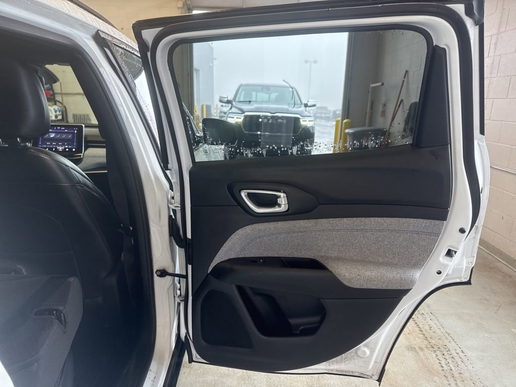 Used 2023 Jeep Compass Latitude w/ Convenience Group image 45