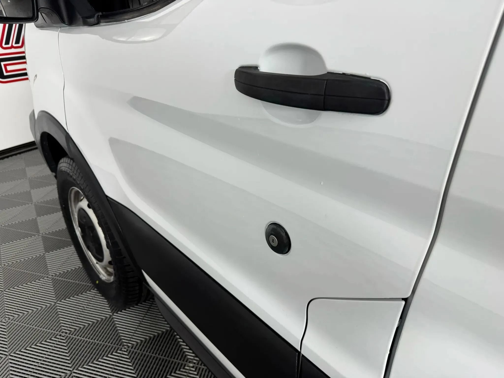 Used 2019 Ford Transit 250 148 Low Roof RWD image 22
