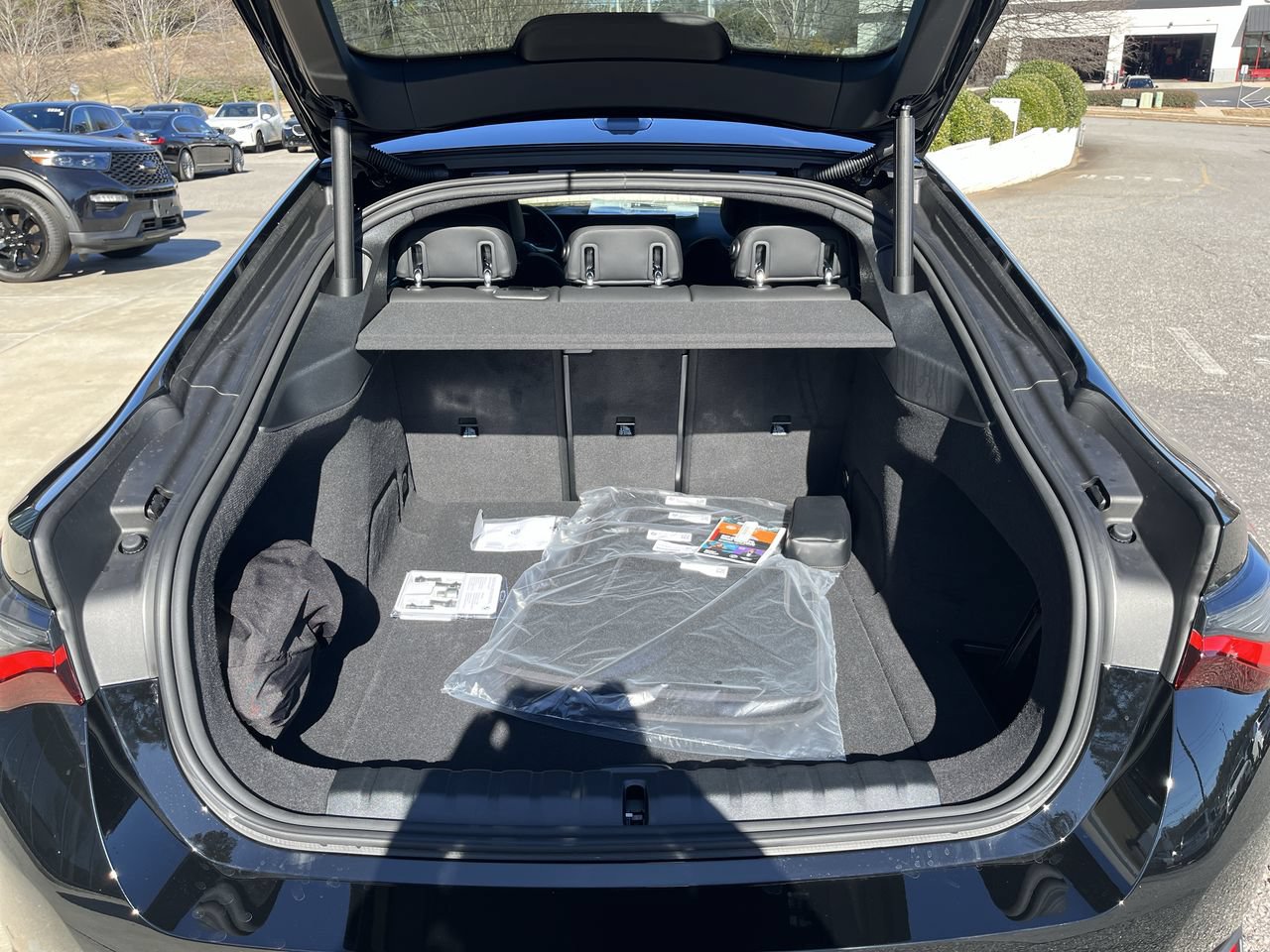 Used 2026 BMW i4 eDrive40 w/ Premium Package RWD image 37