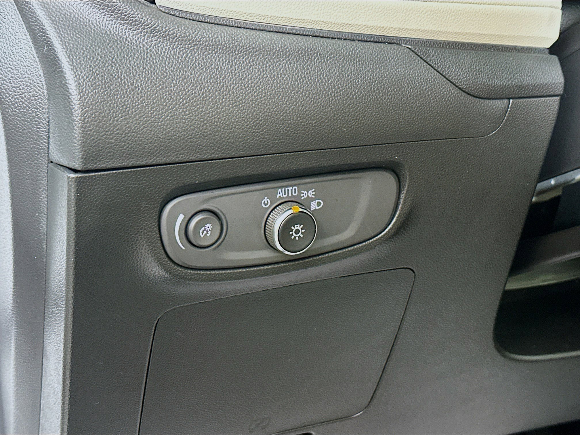 Used 2024 Buick Encore GX Sport Touring image 10