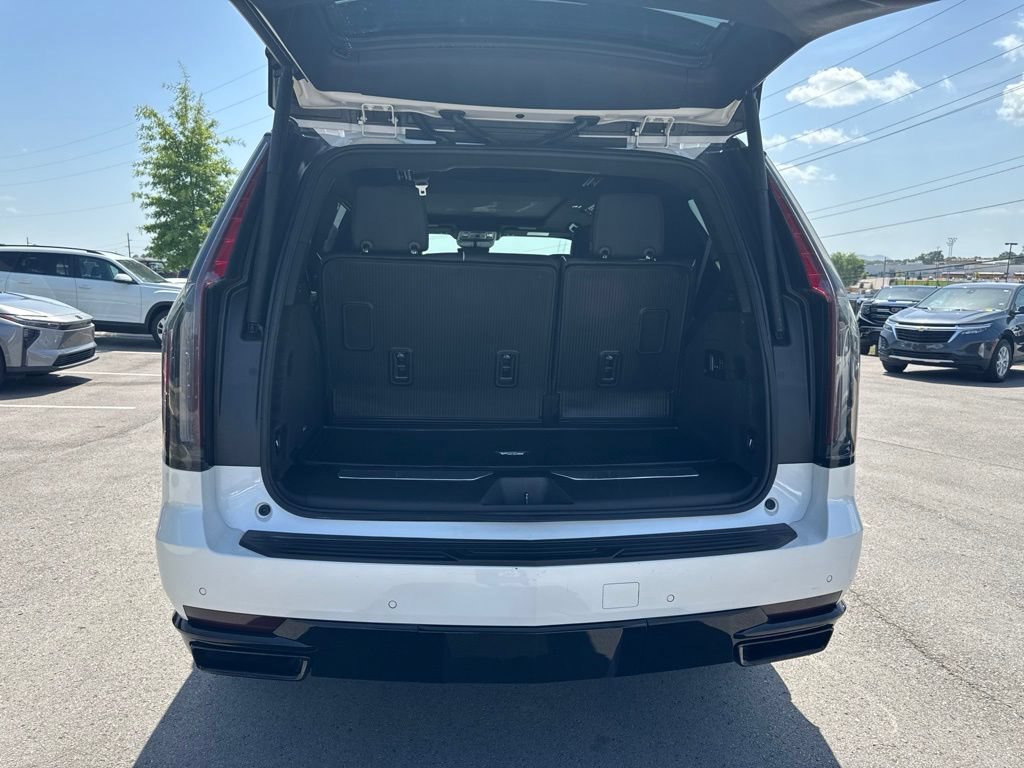 Used 2022 Cadillac Escalade Sport w/ Touring Package AWD/4WD image 28