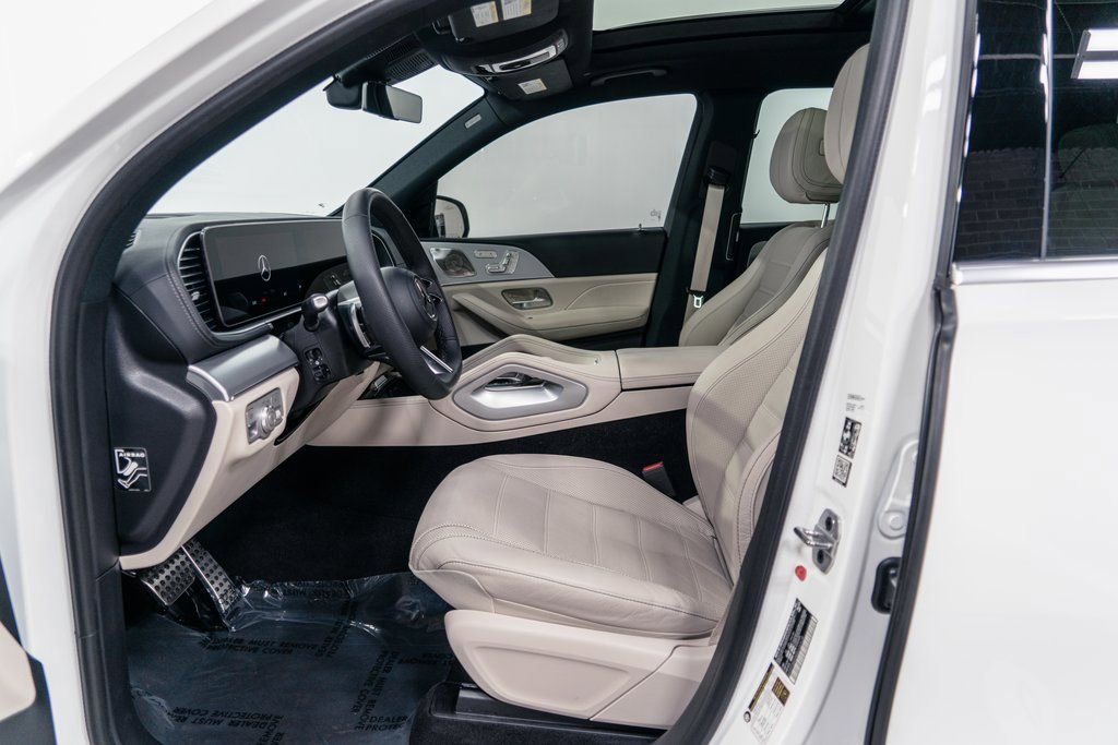 Used 2024 Mercedes-Benz GLS 450 4MATIC image 8