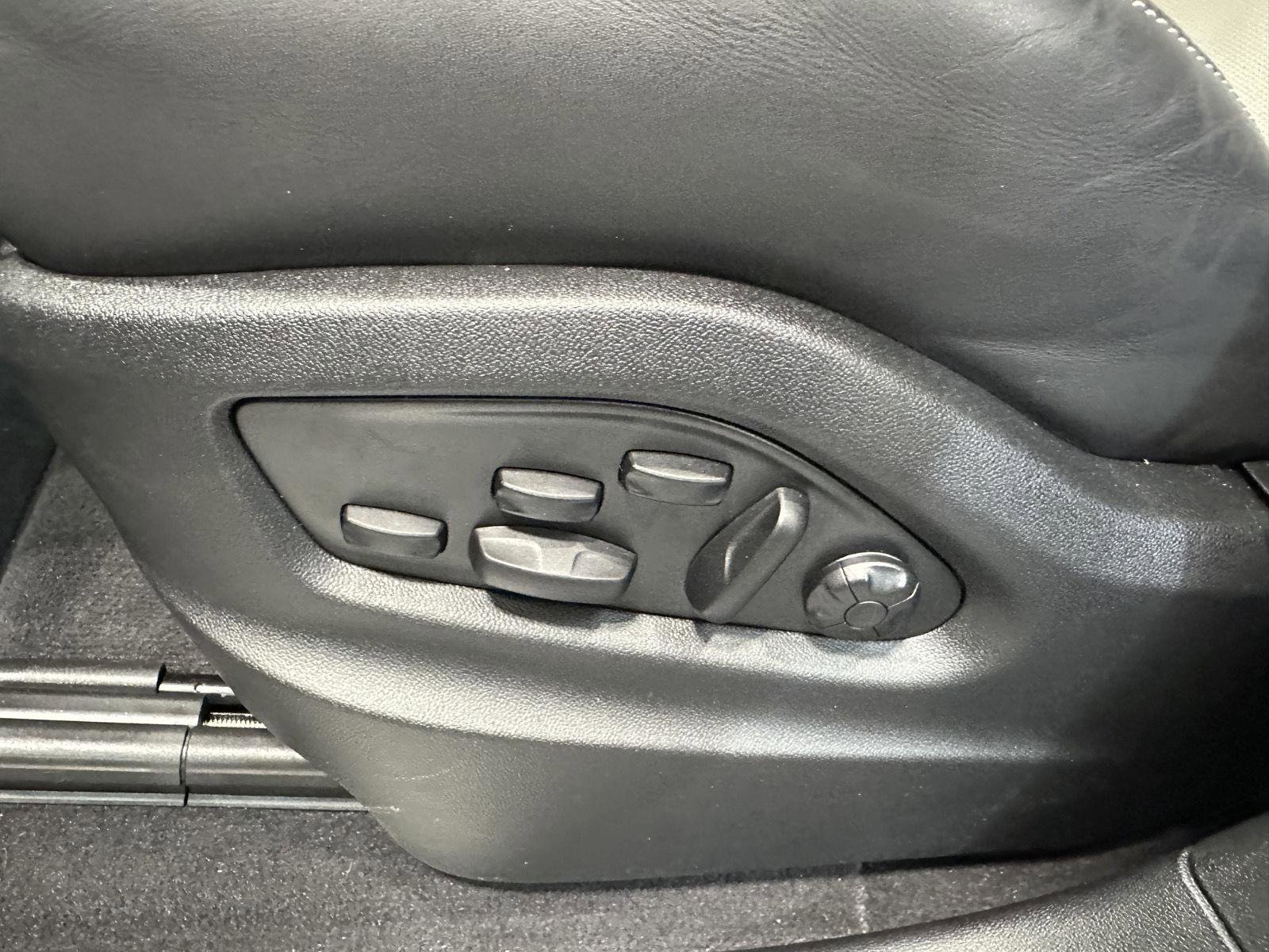 Certified 2025 Porsche Cayenne Coupe image 19