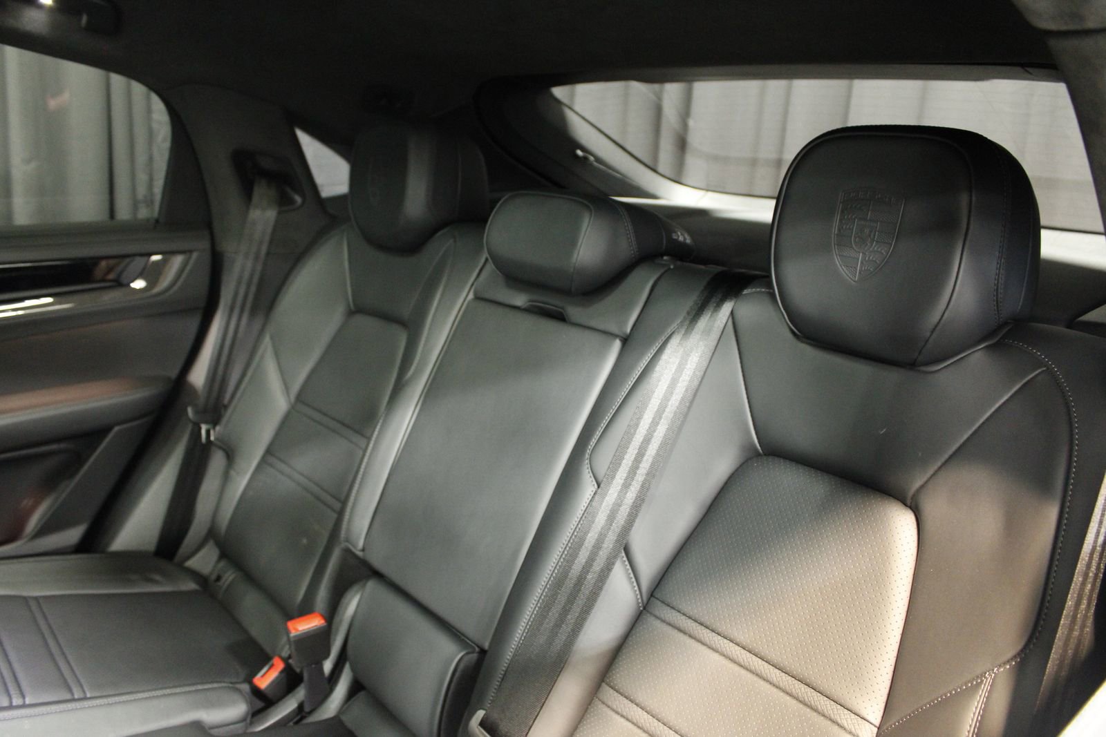 Certified 2025 Porsche Cayenne GTS AWD/4WD image 5